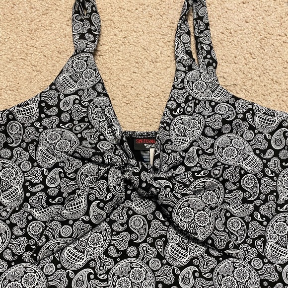 Switchblade Stiletto Black White Tie Front Sugar Skull Day of the Dead Cami Top - Picture 2 of 4